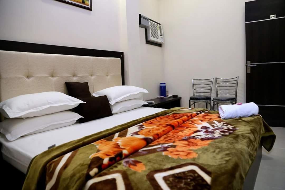 Hotel White Tulip Amritsar Exterior foto